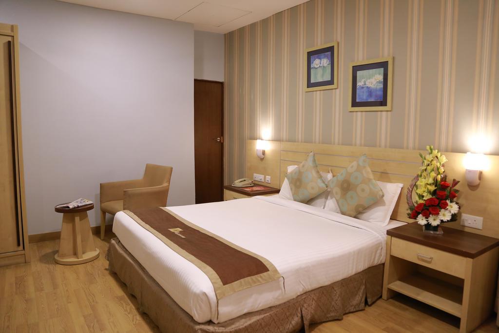 Hotel The Platinum, Boutique Business